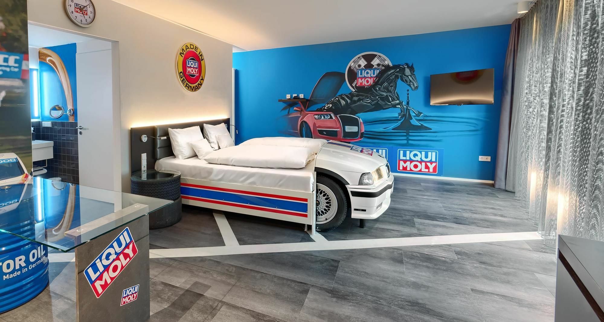 Hotel V8 Motorworld Region Stuttgart 4*